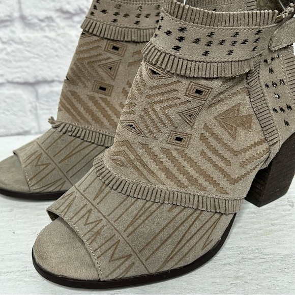 Naughty Monkey Sweet Jackie Aztec Tribal Suede Peep Toe Sandal - Picture 8 of 16